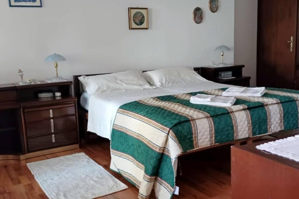 Brezza Marina - Appartamento In Villa Fronte Mare 的里雅斯特 外观 照片
