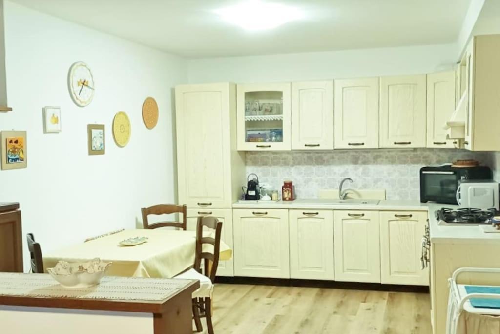 Brezza Marina - Appartamento In Villa Fronte Mare 的里雅斯特 外观 照片