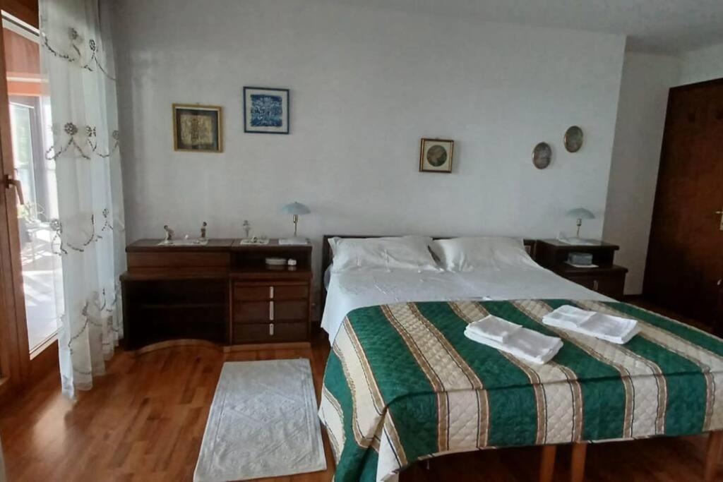 Brezza Marina - Appartamento In Villa Fronte Mare 的里雅斯特 外观 照片