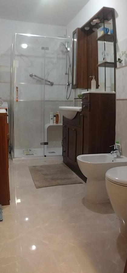 Brezza Marina - Appartamento In Villa Fronte Mare 的里雅斯特 外观 照片
